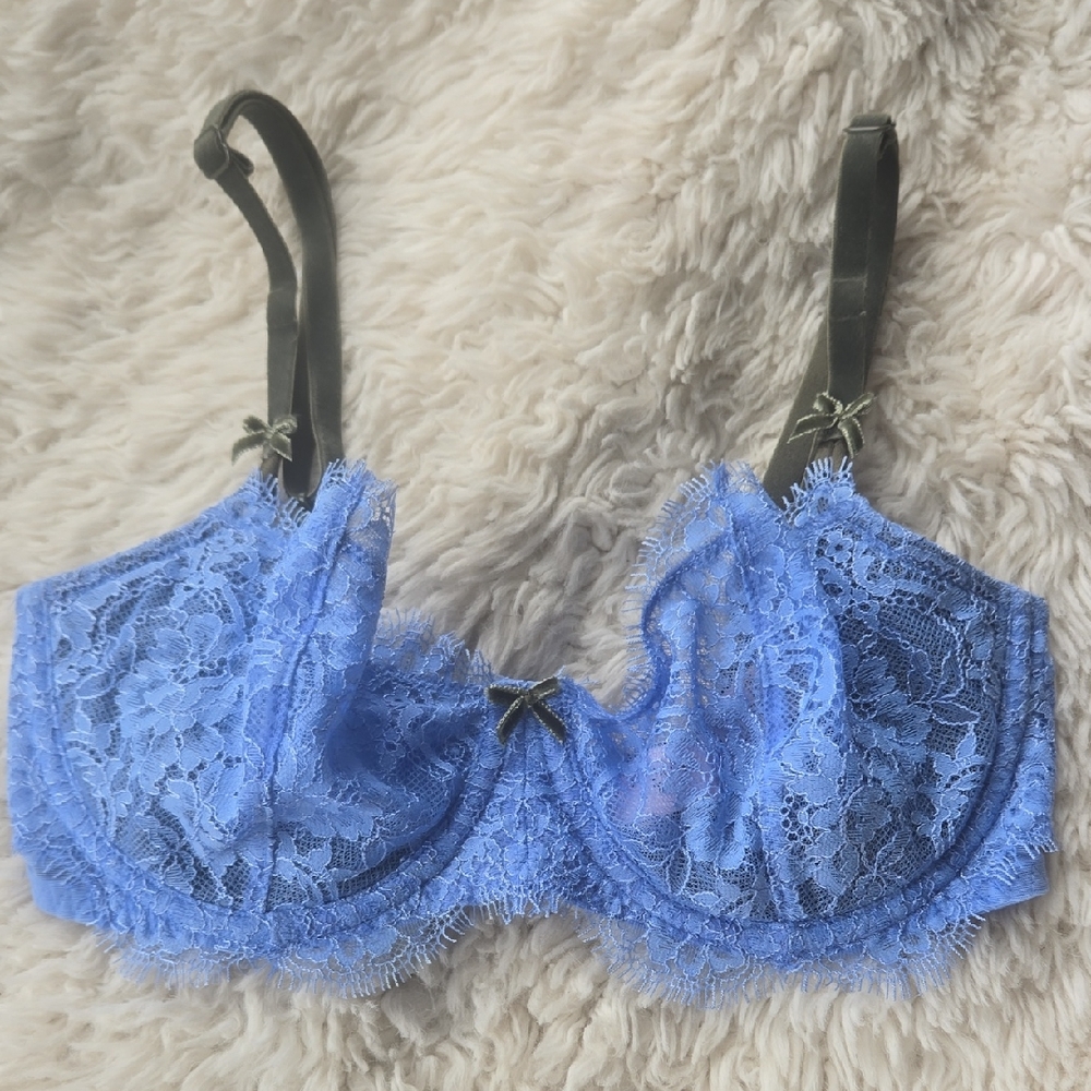 Victoria's Secret Dream Angels Push-Up W/o Padding Demi Underwire Lace Bra 32D